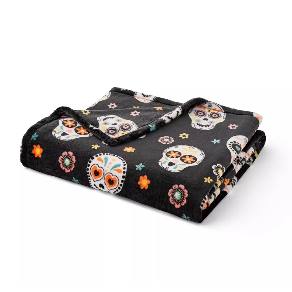 New! Halloween Lounge Throw - Calaveras